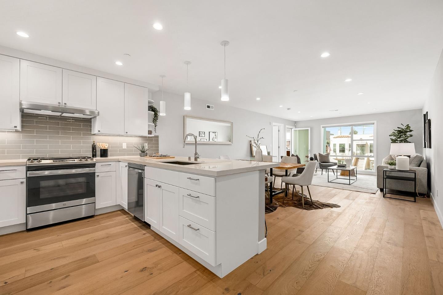 Detail Gallery Image 3 of 26 For 30 Hermosa Ave #203,  Millbrae,  CA 94030 - 3 Beds | 2 Baths