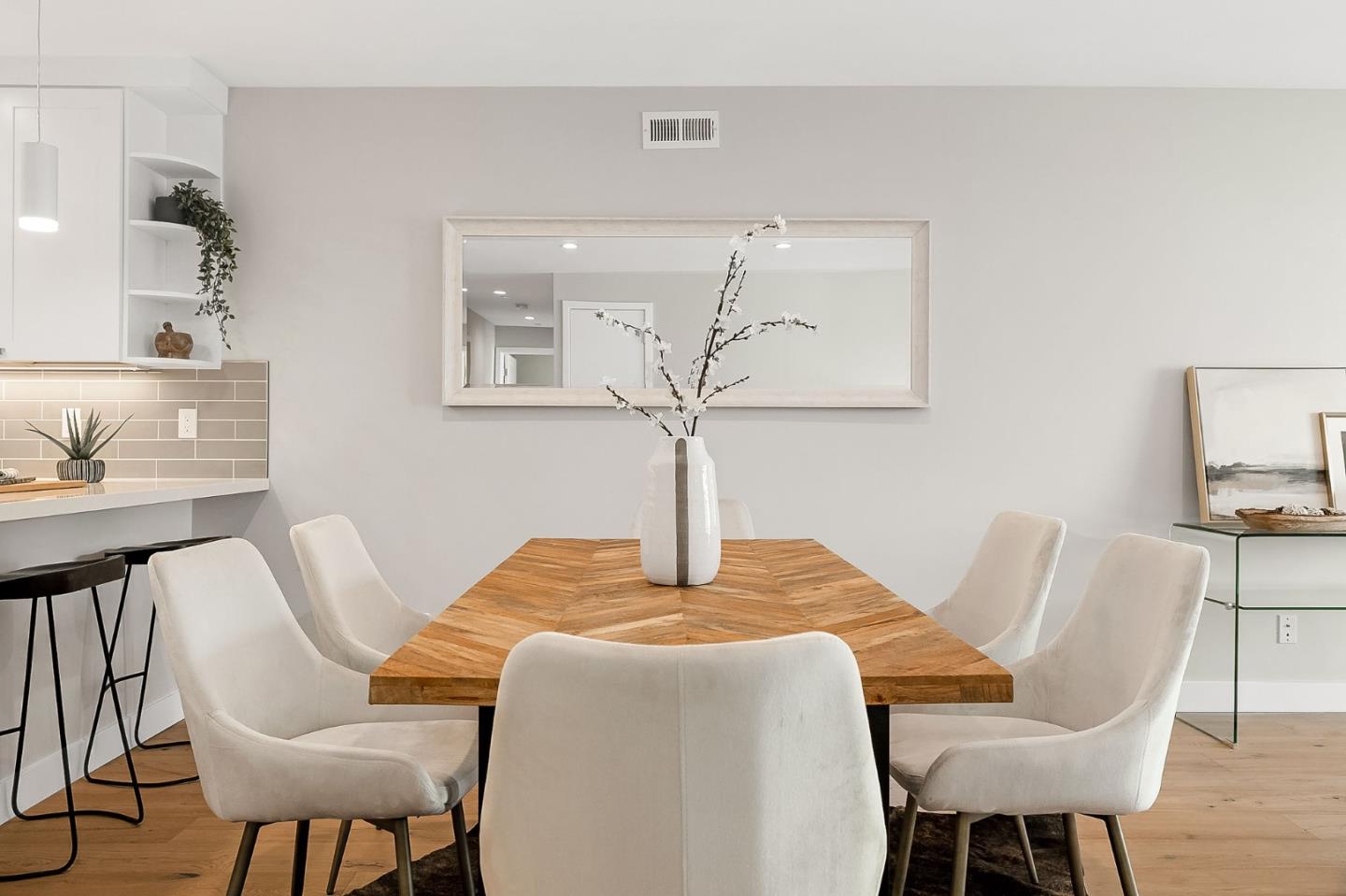 Detail Gallery Image 8 of 26 For 30 Hermosa Ave #203,  Millbrae,  CA 94030 - 3 Beds | 2 Baths