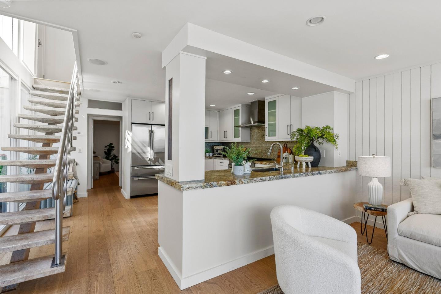 Detail Gallery Image 26 of 61 For 9 Rockview Dr, Santa Cruz,  CA 95062 - 4 Beds | 3 Baths