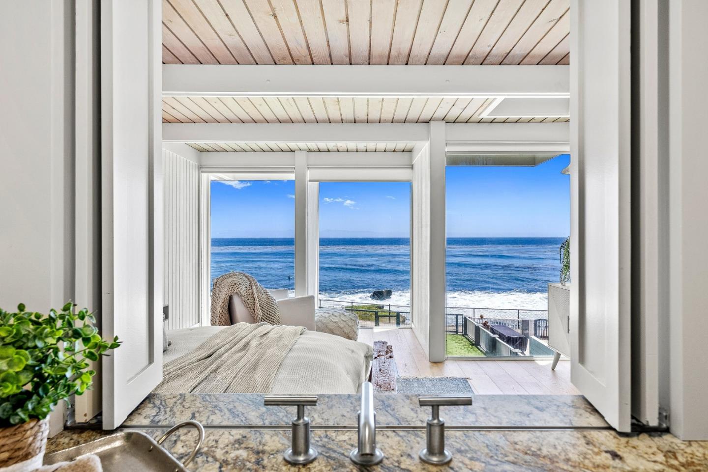 Detail Gallery Image 33 of 61 For 9 Rockview Dr, Santa Cruz,  CA 95062 - 4 Beds | 3 Baths
