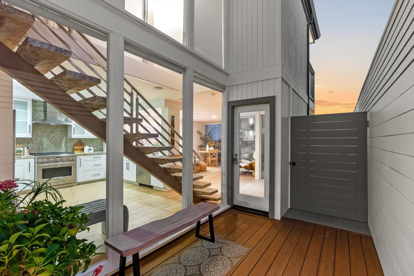 Detail Gallery Image 57 of 61 For 9 Rockview Dr, Santa Cruz,  CA 95062 - 4 Beds | 3 Baths