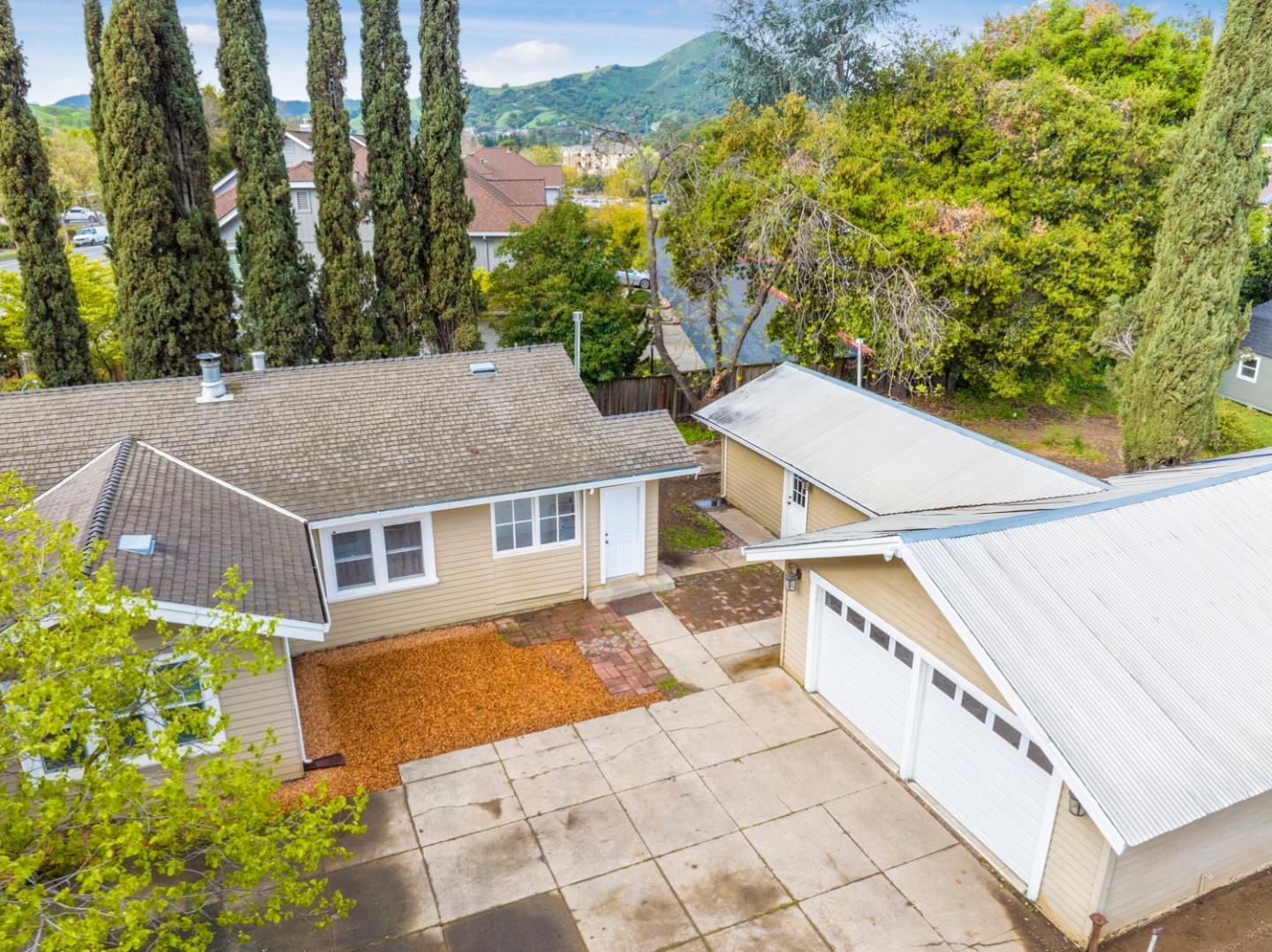 Detail Gallery Image 18 of 42 For 395 E Dunne Ave, Morgan Hill,  CA 95037 - 2 Beds | 1 Baths