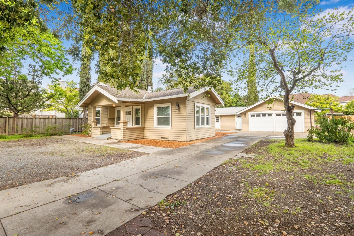 Detail Gallery Image 3 of 42 For 395 E Dunne Ave, Morgan Hill,  CA 95037 - 2 Beds | 1 Baths