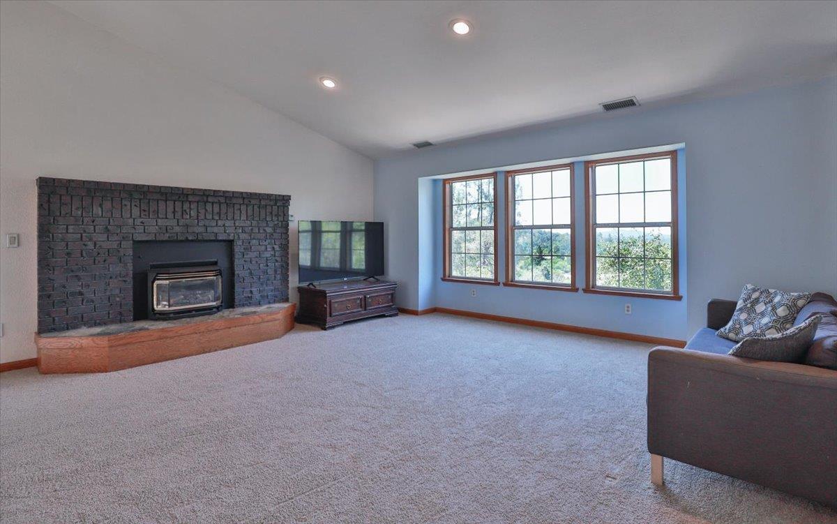 Detail Gallery Image 11 of 31 For 1416 Blue Tent Ct, Cool,  CA 95614 - 3 Beds | 3 Baths