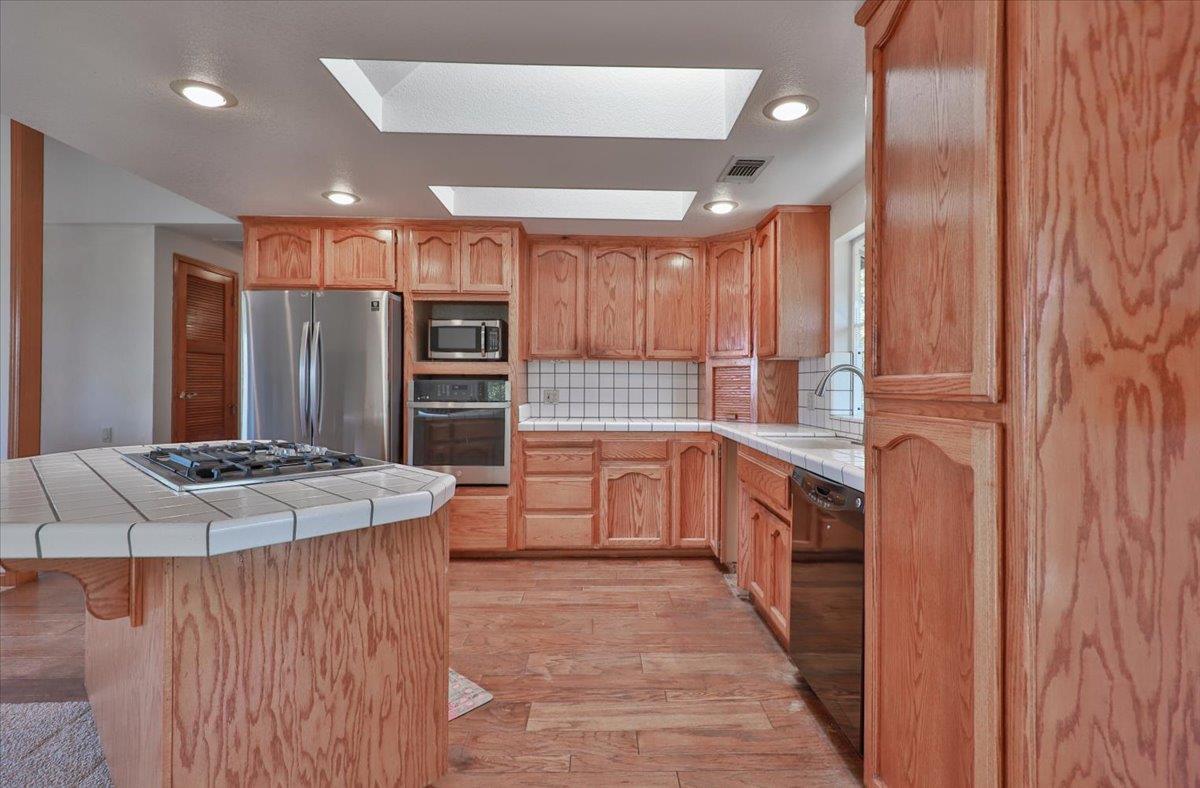 Detail Gallery Image 17 of 31 For 1416 Blue Tent Ct, Cool,  CA 95614 - 3 Beds | 3 Baths