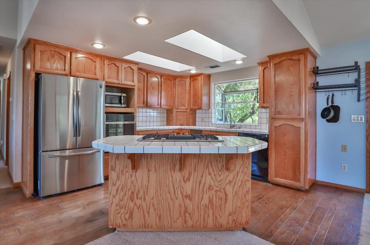Detail Gallery Image 18 of 31 For 1416 Blue Tent Ct, Cool,  CA 95614 - 3 Beds | 3 Baths