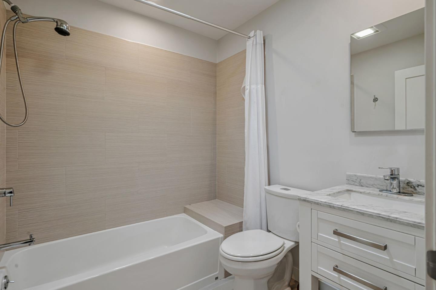 Detail Gallery Image 10 of 14 For 72 Robinson Dr, Daly City,  CA 94014 - 3 Beds | 2 Baths