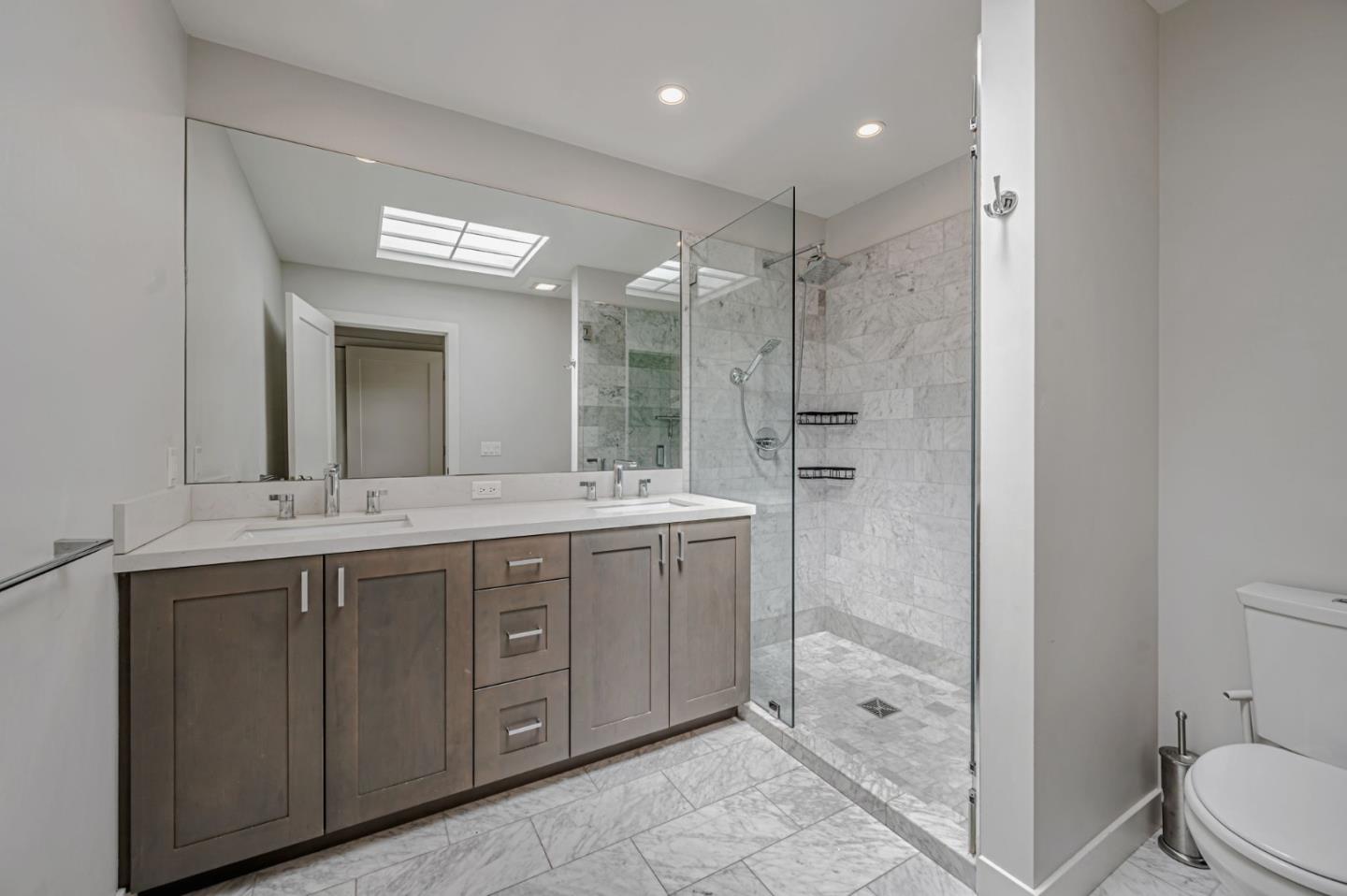 Detail Gallery Image 11 of 14 For 72 Robinson Dr, Daly City,  CA 94014 - 3 Beds | 2 Baths