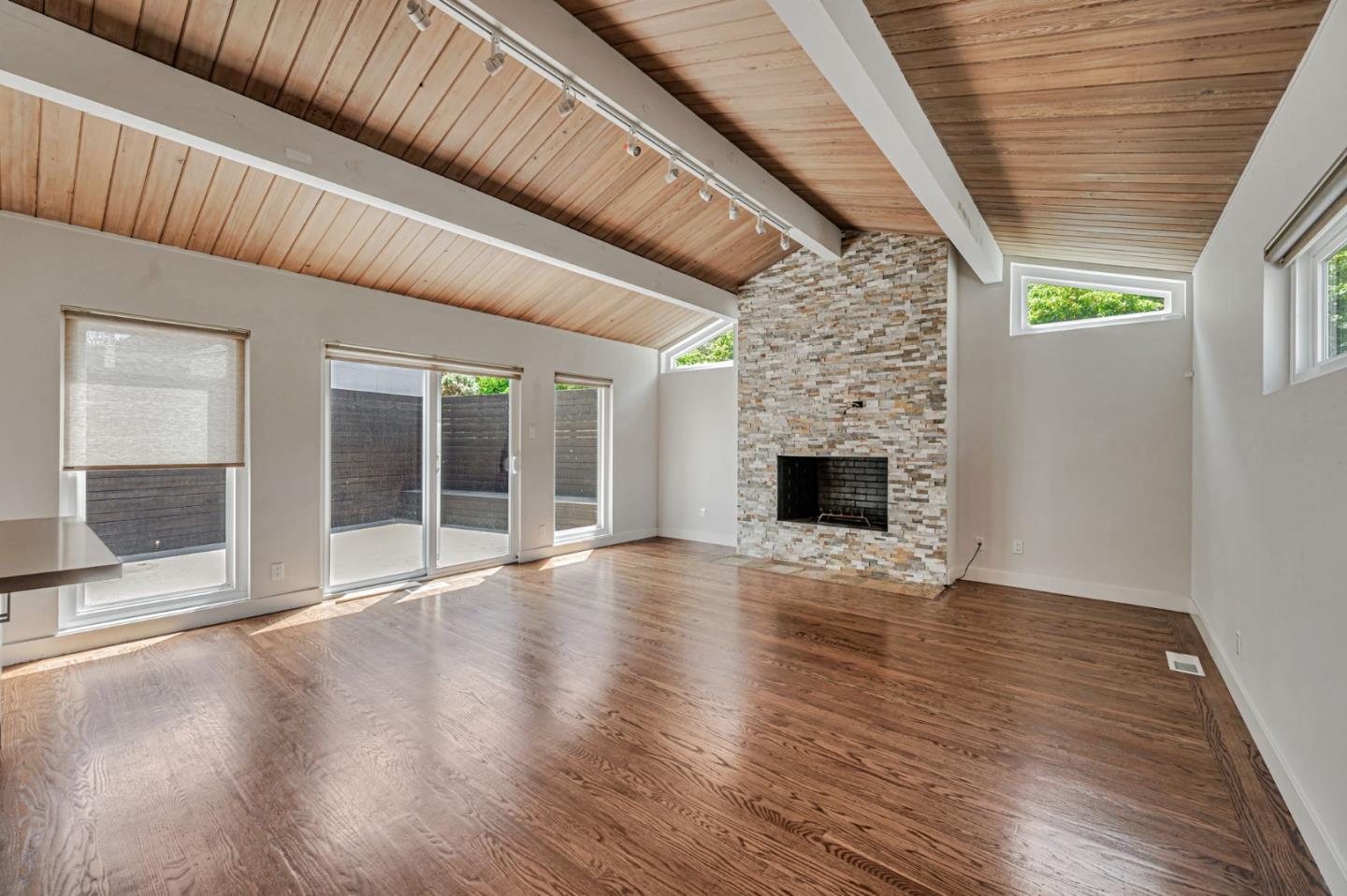 Detail Gallery Image 3 of 14 For 72 Robinson Dr, Daly City,  CA 94014 - 3 Beds | 2 Baths