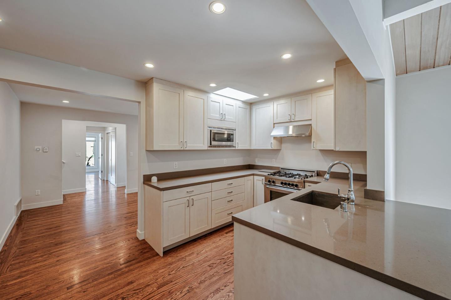Detail Gallery Image 6 of 14 For 72 Robinson Dr, Daly City,  CA 94014 - 3 Beds | 2 Baths