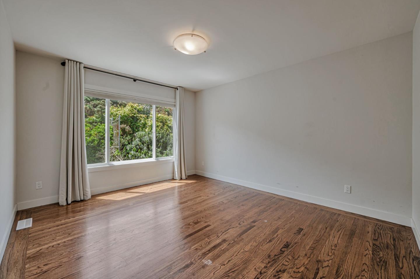 Detail Gallery Image 9 of 14 For 72 Robinson Dr, Daly City,  CA 94014 - 3 Beds | 2 Baths