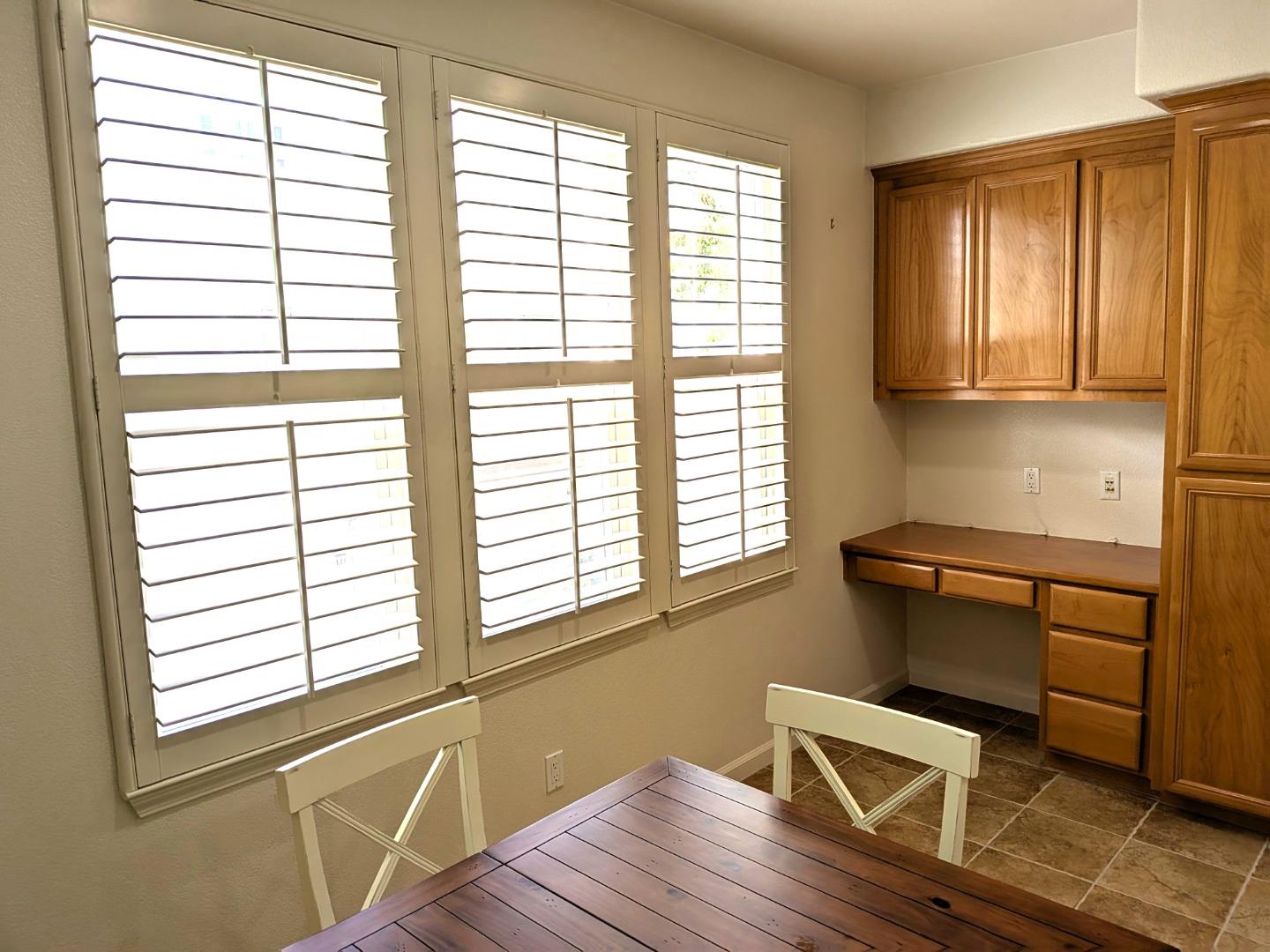 Detail Gallery Image 5 of 11 For 4028 Fitzpatrick Way, Santa Clara,  CA 95054 - 2 Beds | 2/1 Baths