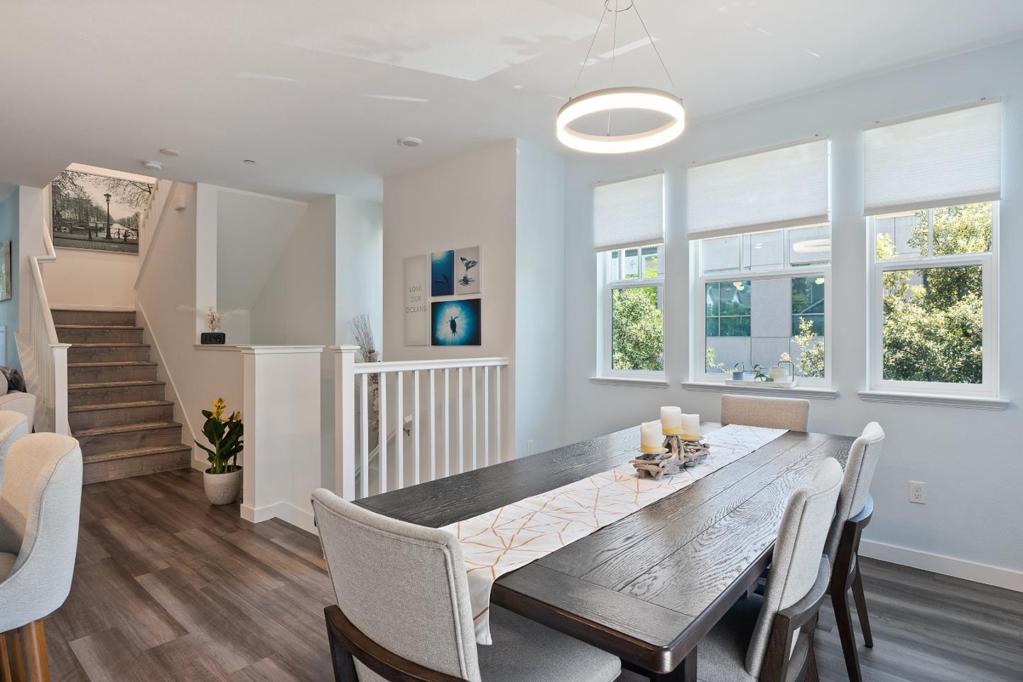 Detail Gallery Image 10 of 26 For 320 Circuit Way, Mountain View,  CA 94043 - 4 Beds | 3/1 Baths