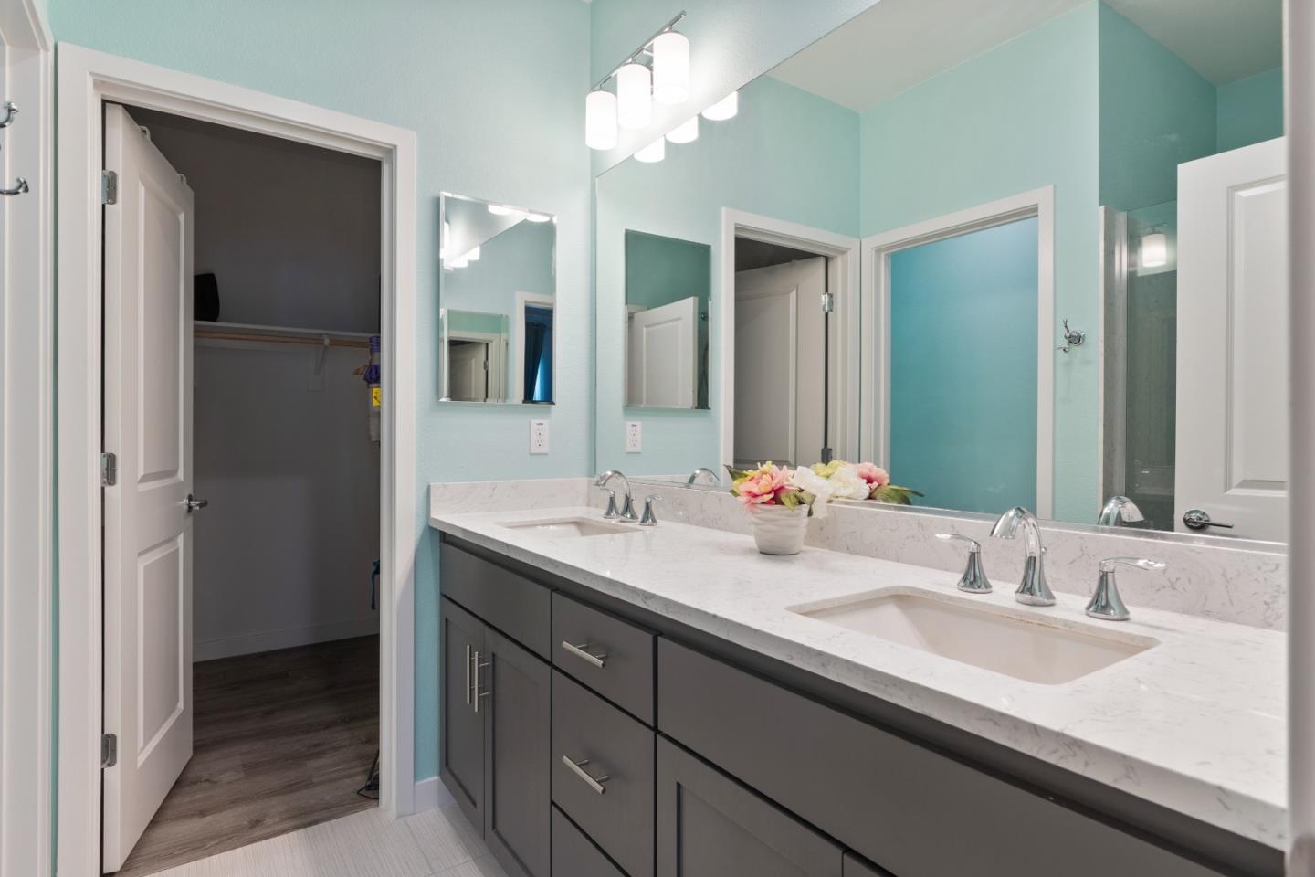 Detail Gallery Image 19 of 26 For 320 Circuit Way, Mountain View,  CA 94043 - 4 Beds | 3/1 Baths