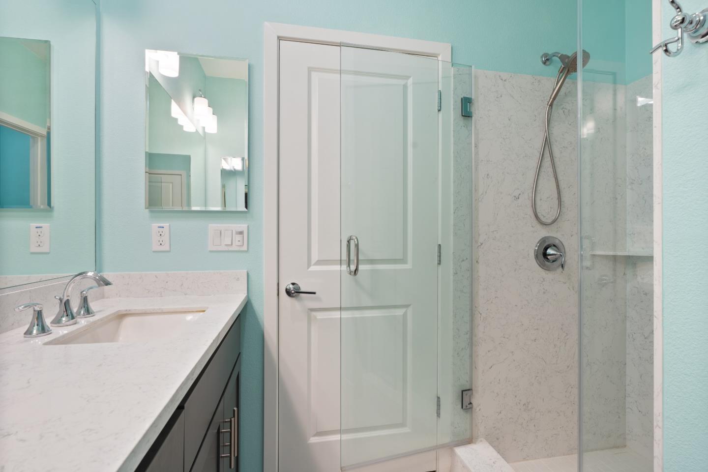 Detail Gallery Image 20 of 26 For 320 Circuit Way, Mountain View,  CA 94043 - 4 Beds | 3/1 Baths