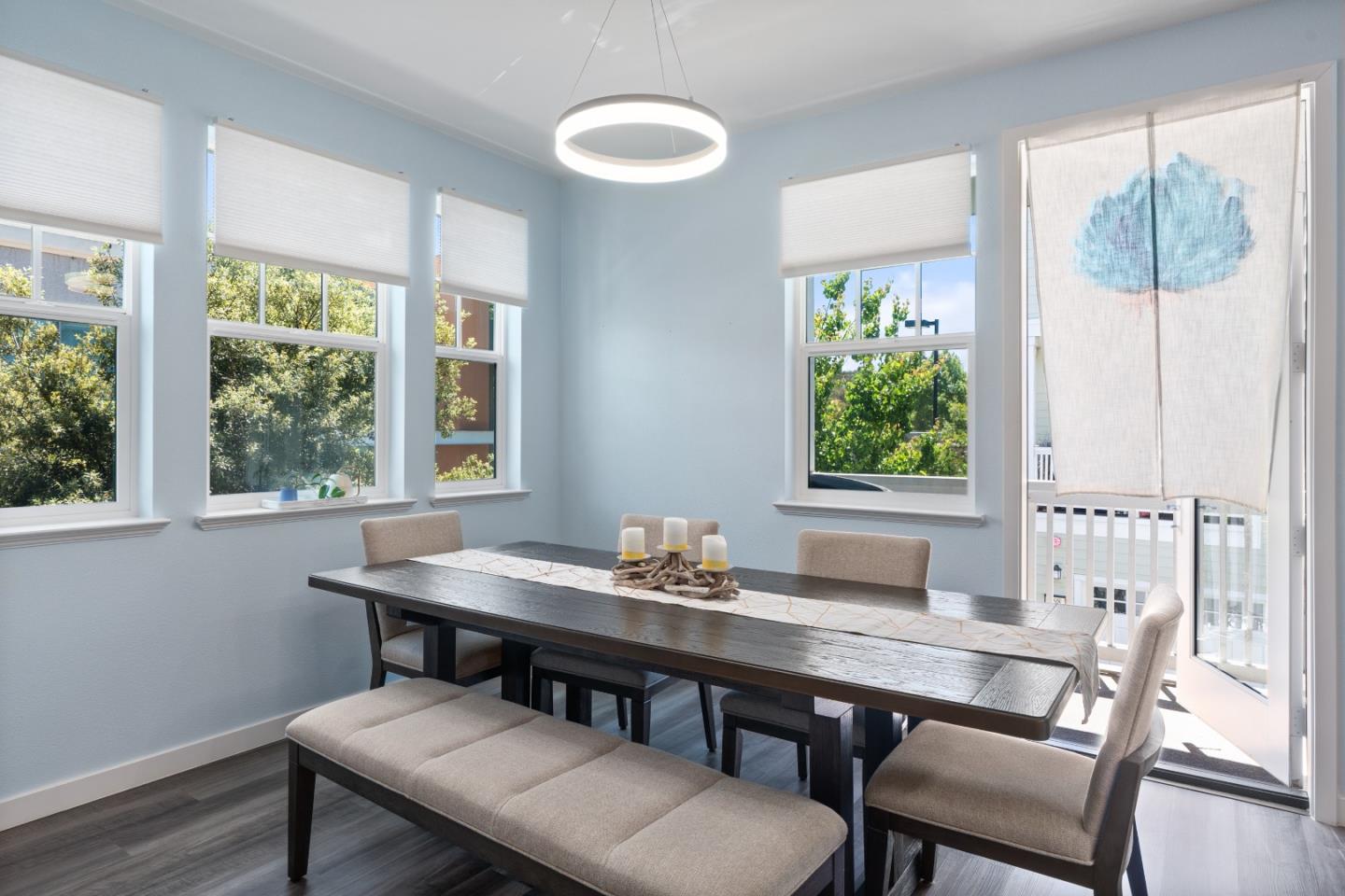 Detail Gallery Image 7 of 26 For 320 Circuit Way, Mountain View,  CA 94043 - 4 Beds | 3/1 Baths
