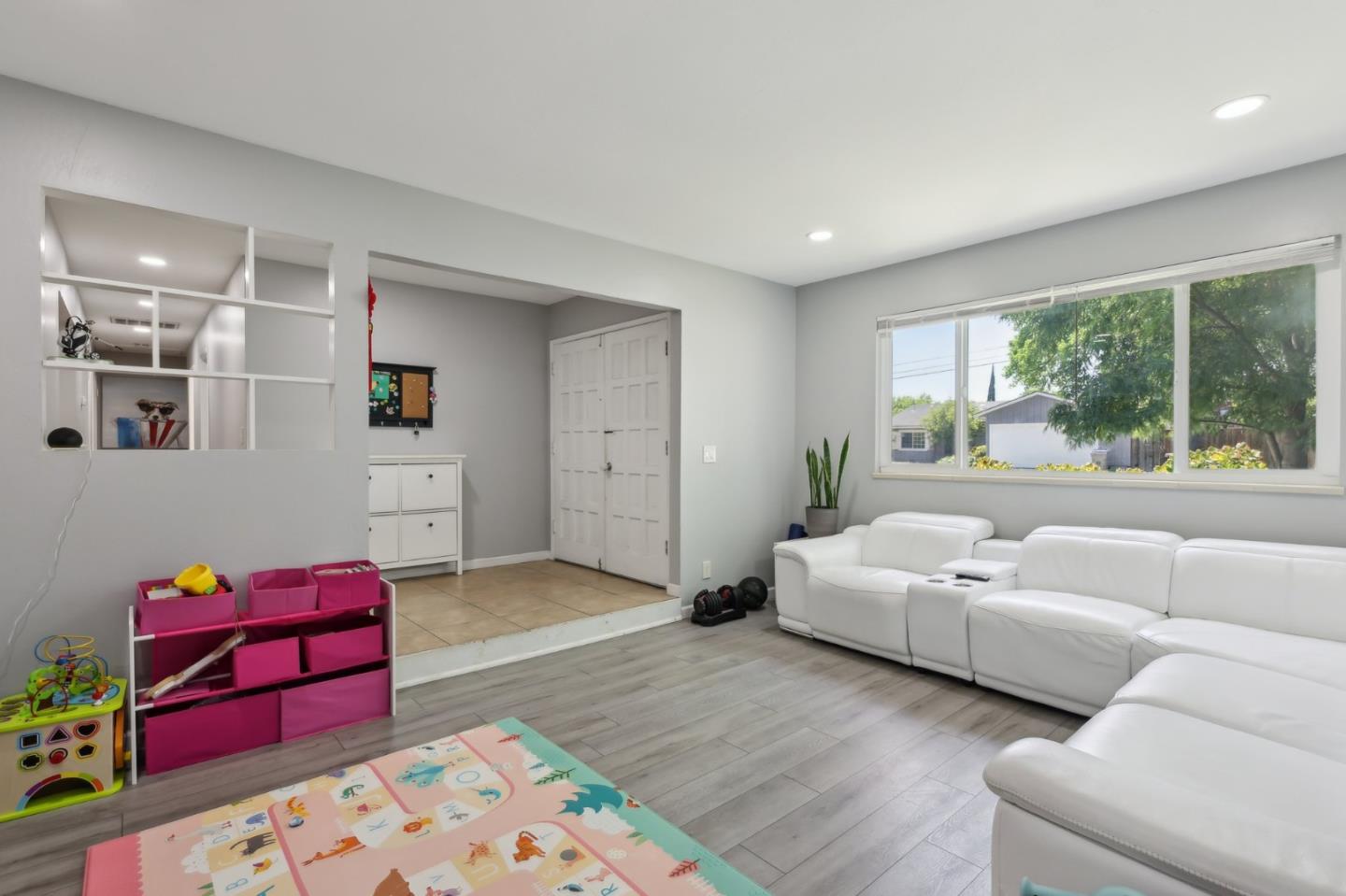 Detail Gallery Image 4 of 31 For 4373 Blackford Ave, San Jose,  CA 95129 - – Beds | – Baths