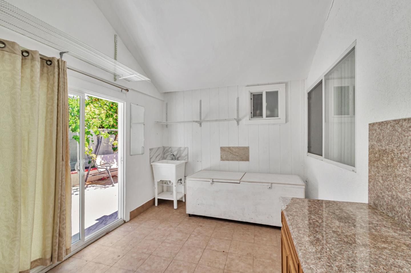 Detail Gallery Image 37 of 43 For 2918 Stanhope Dr, San Jose,  CA 95121 - 4 Beds | 2 Baths