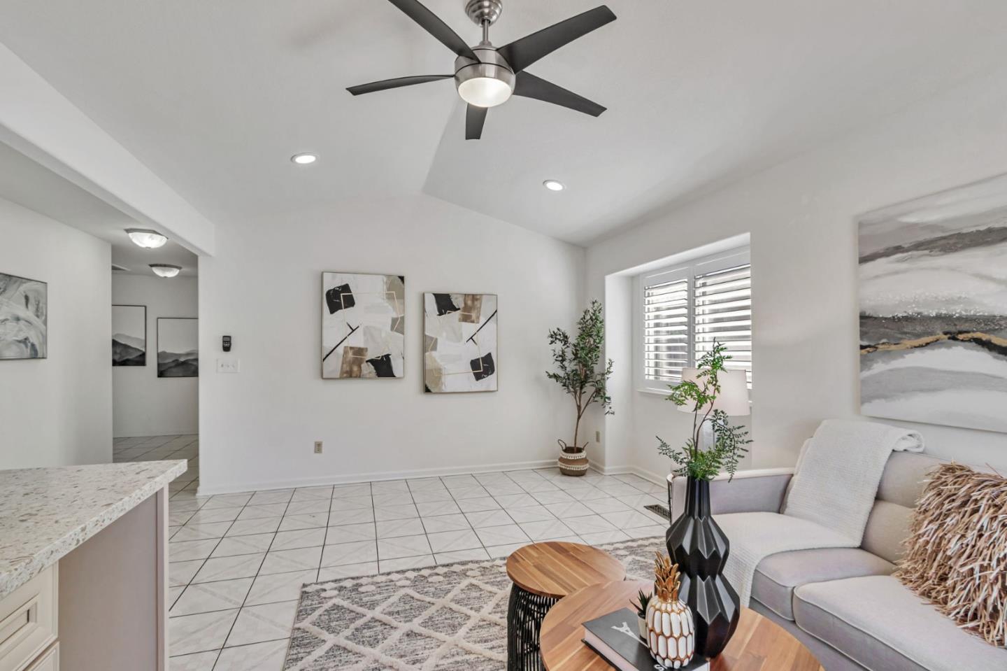 Detail Gallery Image 8 of 43 For 2918 Stanhope Dr, San Jose,  CA 95121 - 4 Beds | 2 Baths
