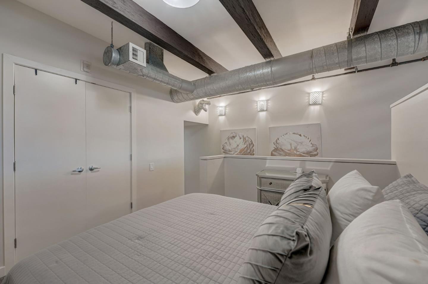 Detail Gallery Image 17 of 31 For 334 Santana Row #329,  San Jose,  CA 95128 - 1 Beds | 1/1 Baths