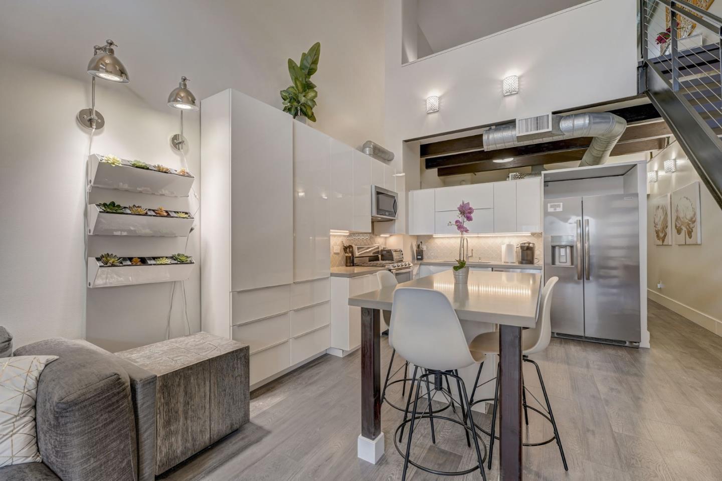 Detail Gallery Image 7 of 31 For 334 Santana Row #329,  San Jose,  CA 95128 - 1 Beds | 1/1 Baths
