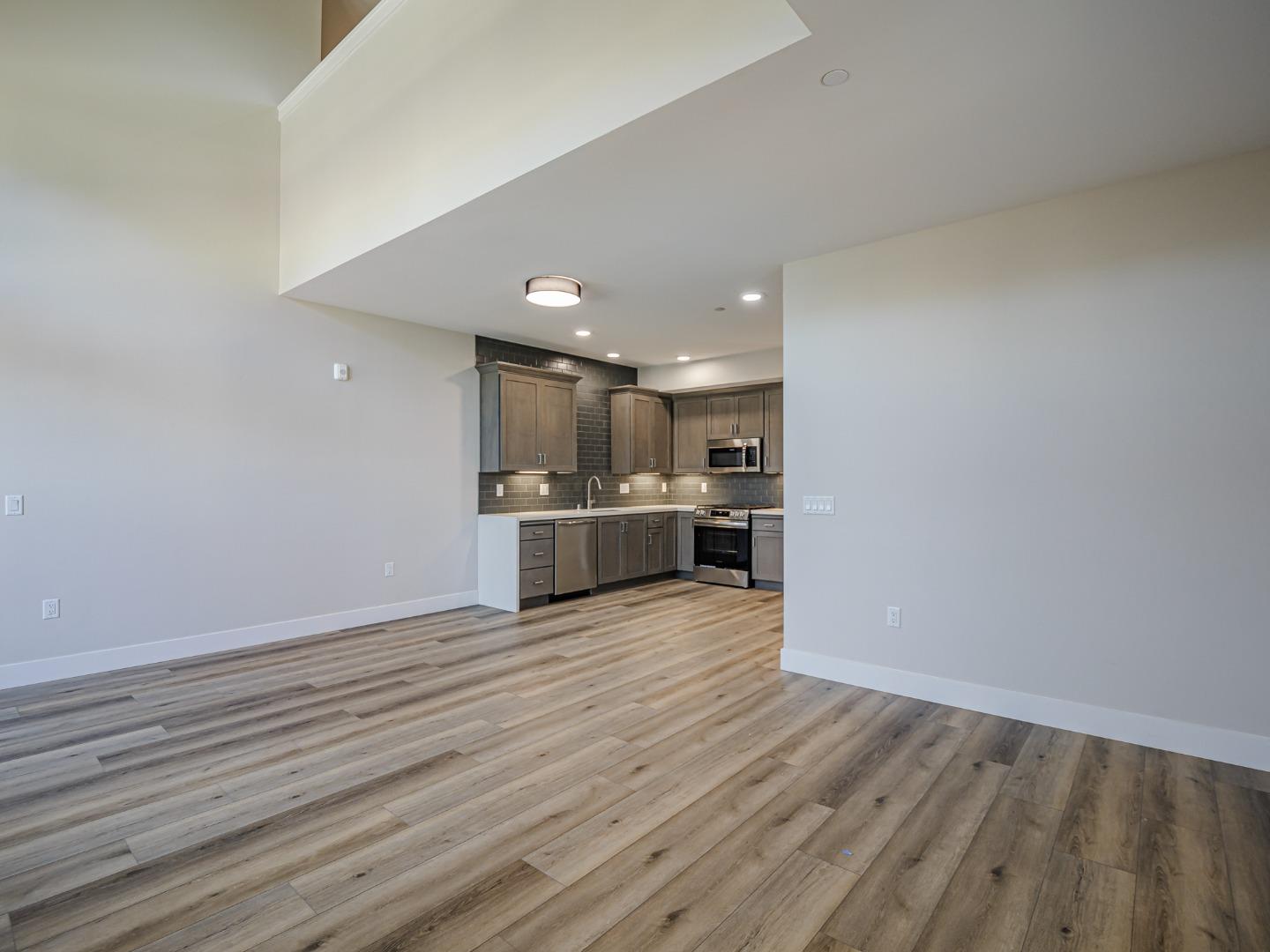 Detail Gallery Image 4 of 28 For 116 Aptos Village Way #1,  Aptos,  CA 95003 - 2 Beds | 2 Baths