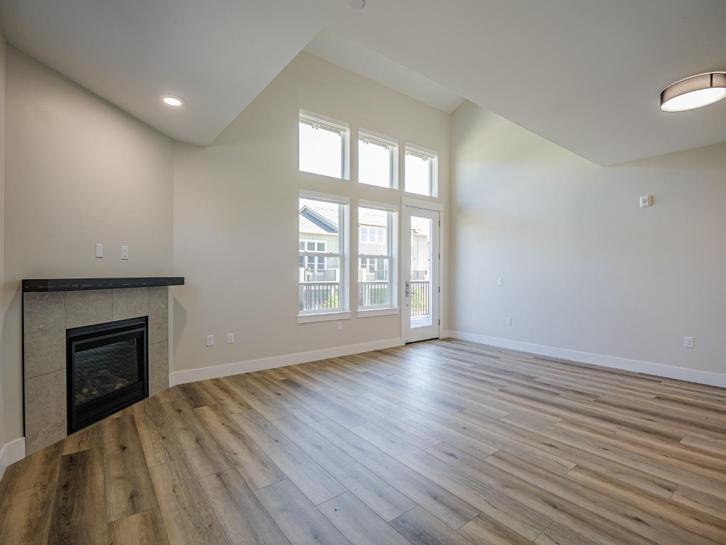 Detail Gallery Image 5 of 28 For 116 Aptos Village Way #1,  Aptos,  CA 95003 - 2 Beds | 2 Baths