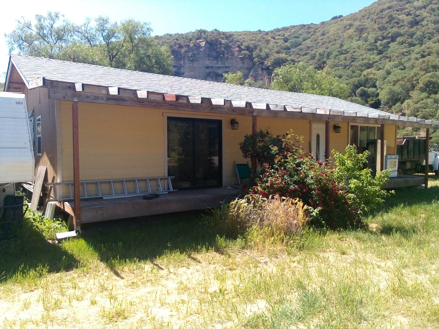 Detail Gallery Image 2 of 5 For 45540 Carmel Valley Rd, Greenfield,  CA 93927 - 3 Beds | 2 Baths