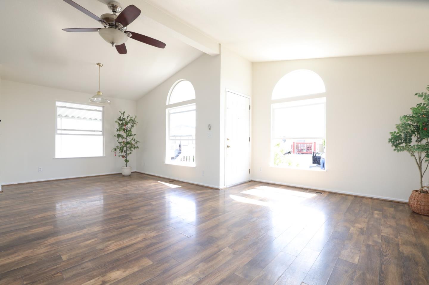 Detail Gallery Image 11 of 32 For 600 E Weddell Dr #9,  Sunnyvale,  CA 94089 - 3 Beds | 2 Baths