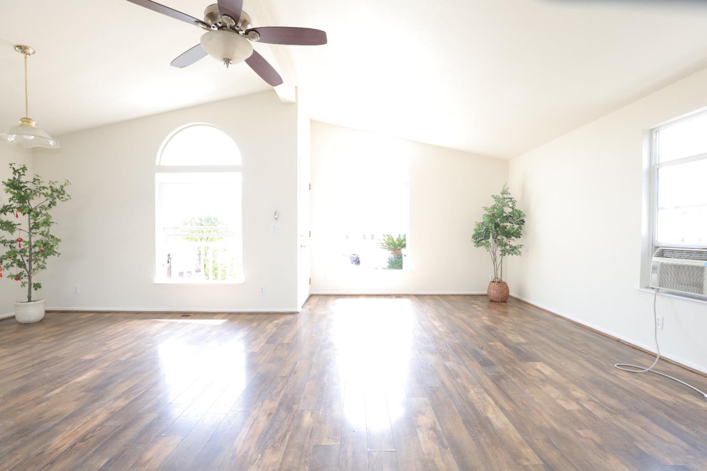 Detail Gallery Image 12 of 32 For 600 E Weddell Dr #9,  Sunnyvale,  CA 94089 - 3 Beds | 2 Baths