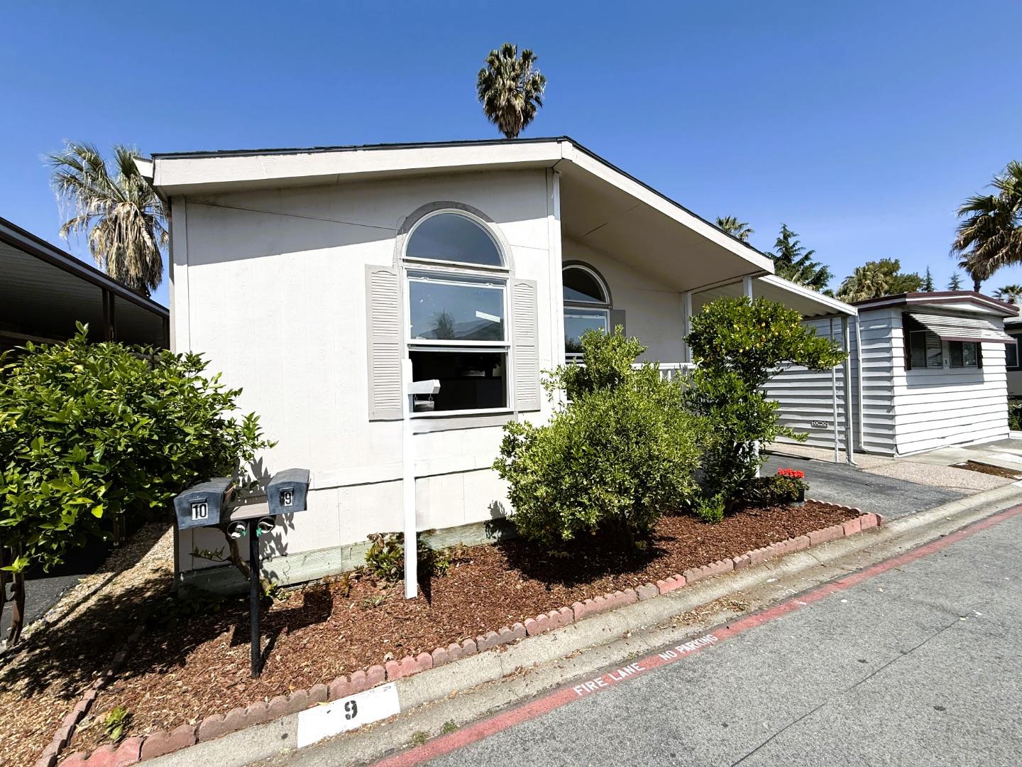 Detail Gallery Image 2 of 32 For 600 E Weddell Dr #9,  Sunnyvale,  CA 94089 - 3 Beds | 2 Baths