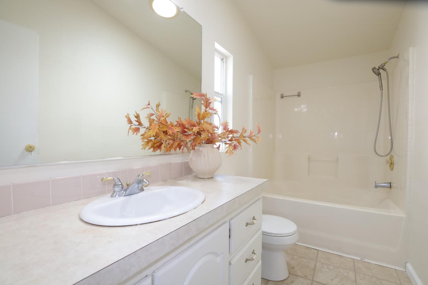 Detail Gallery Image 29 of 32 For 600 E Weddell Dr #9,  Sunnyvale,  CA 94089 - 3 Beds | 2 Baths