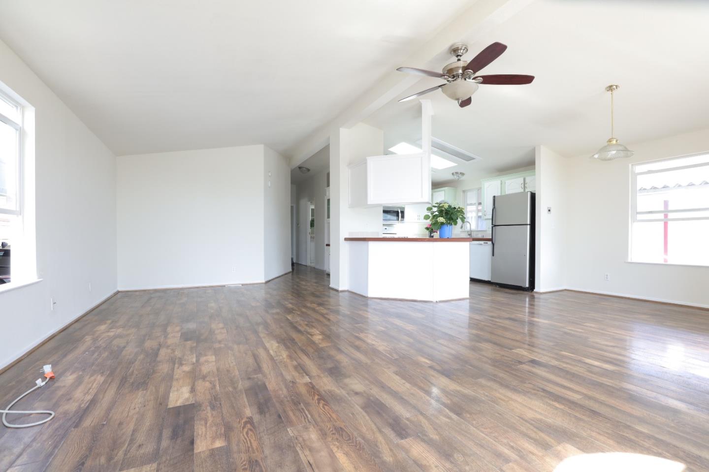 Detail Gallery Image 4 of 32 For 600 E Weddell Dr #9,  Sunnyvale,  CA 94089 - 3 Beds | 2 Baths