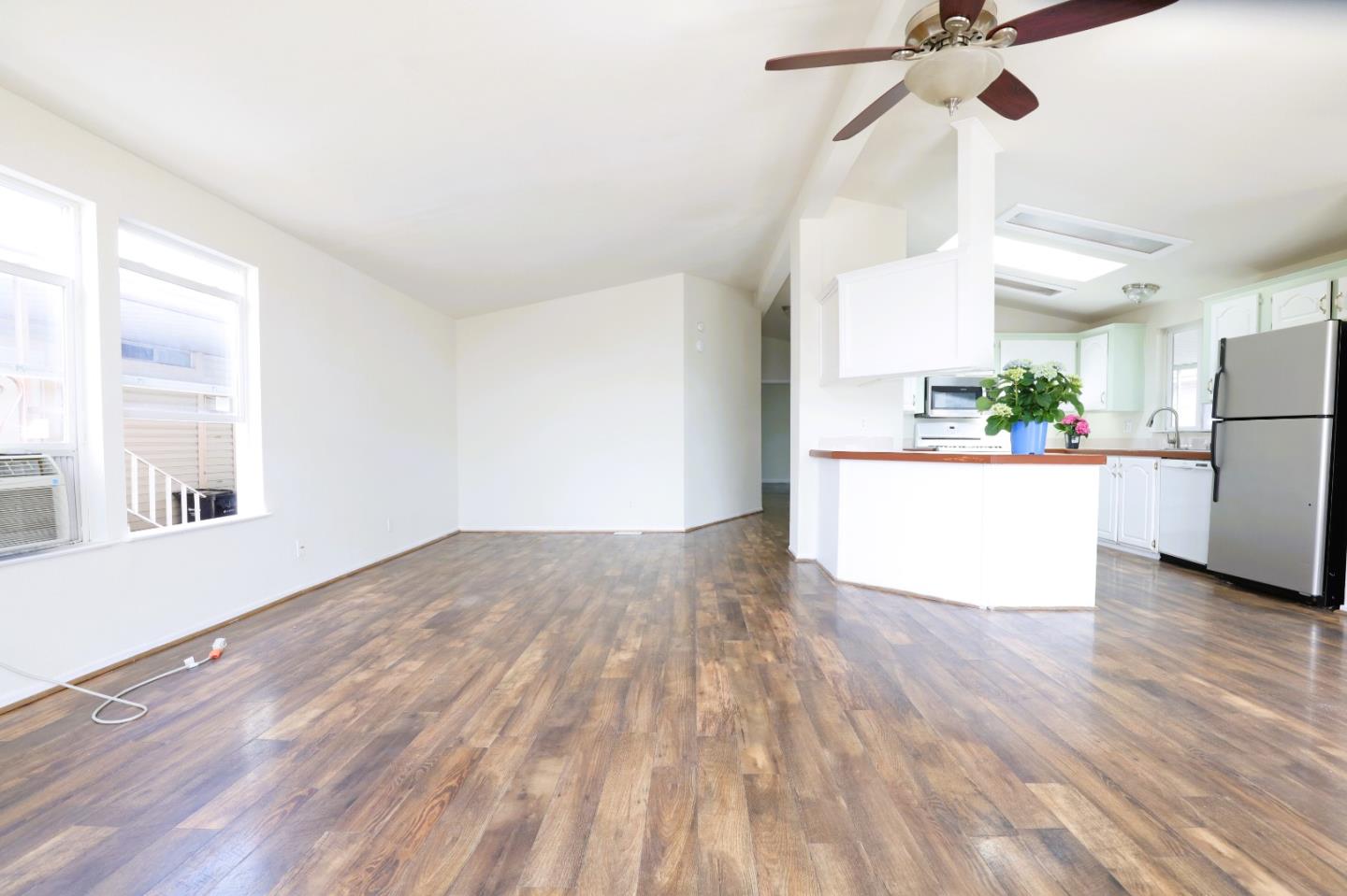 Detail Gallery Image 5 of 32 For 600 E Weddell Dr #9,  Sunnyvale,  CA 94089 - 3 Beds | 2 Baths