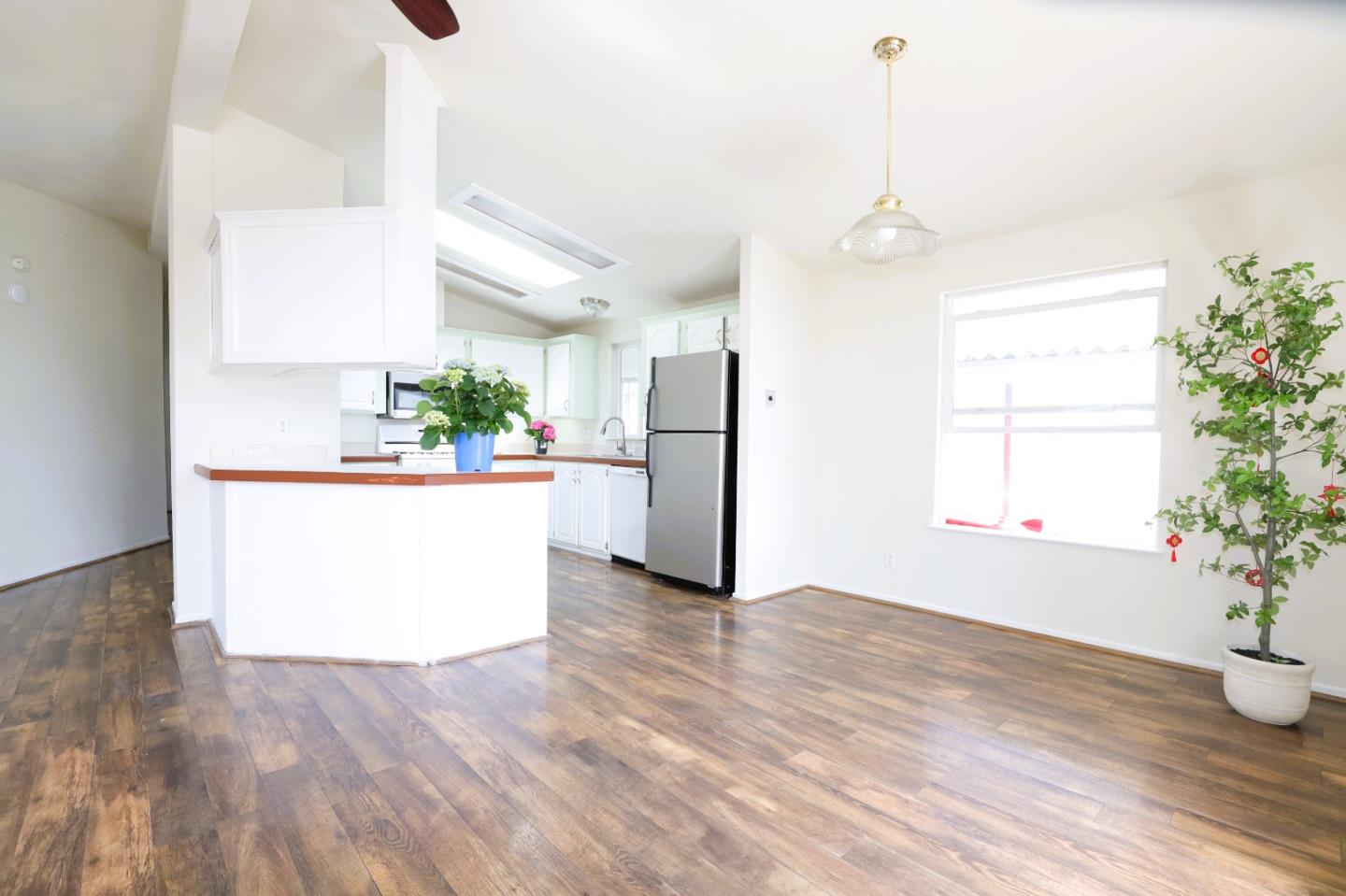 Detail Gallery Image 6 of 32 For 600 E Weddell Dr #9,  Sunnyvale,  CA 94089 - 3 Beds | 2 Baths