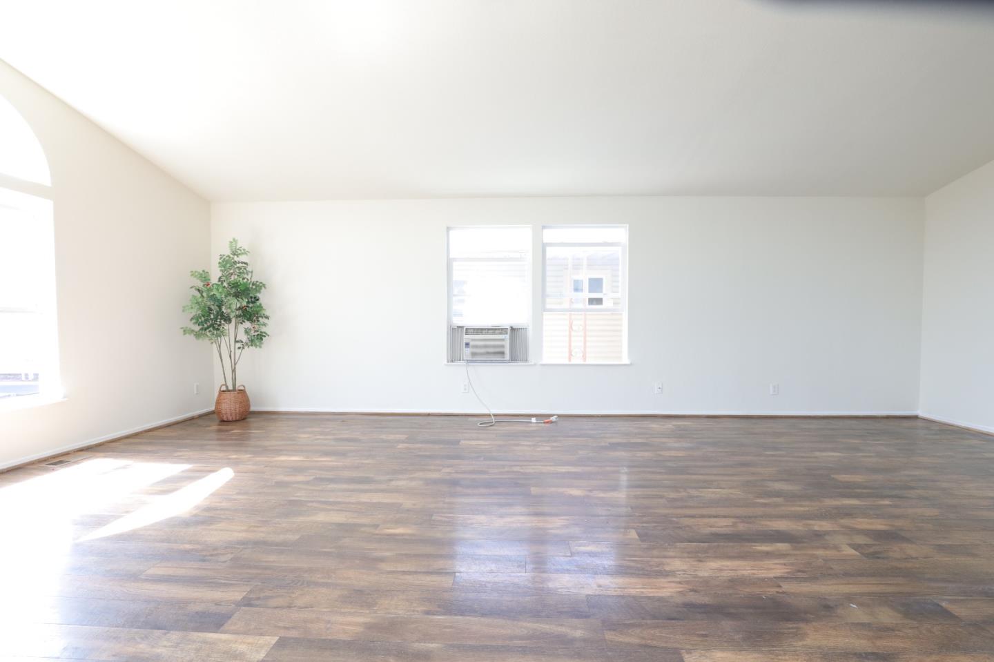 Detail Gallery Image 7 of 32 For 600 E Weddell Dr #9,  Sunnyvale,  CA 94089 - 3 Beds | 2 Baths