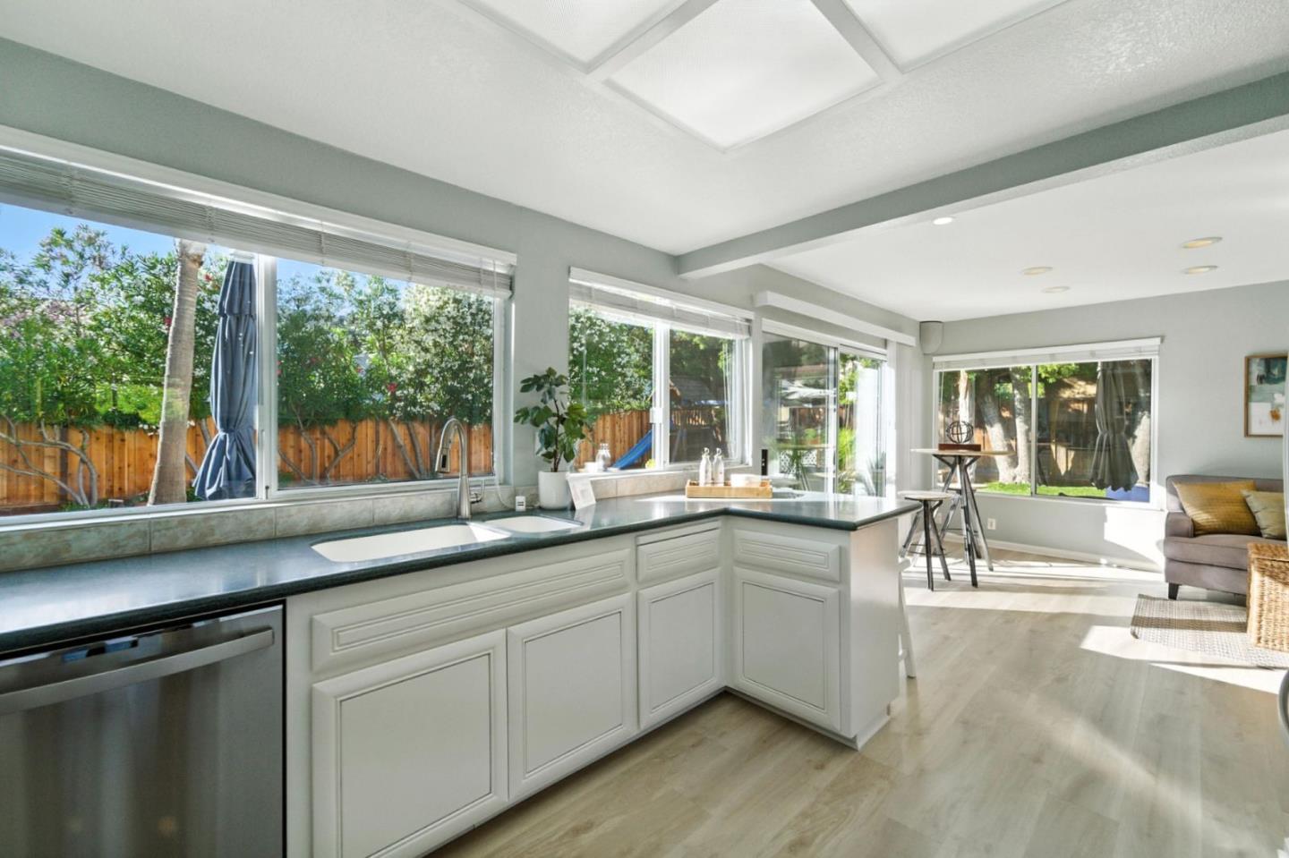 Detail Gallery Image 11 of 44 For 1625 Serpa Dr, Milpitas,  CA 95035 - 4 Beds | 2/1 Baths