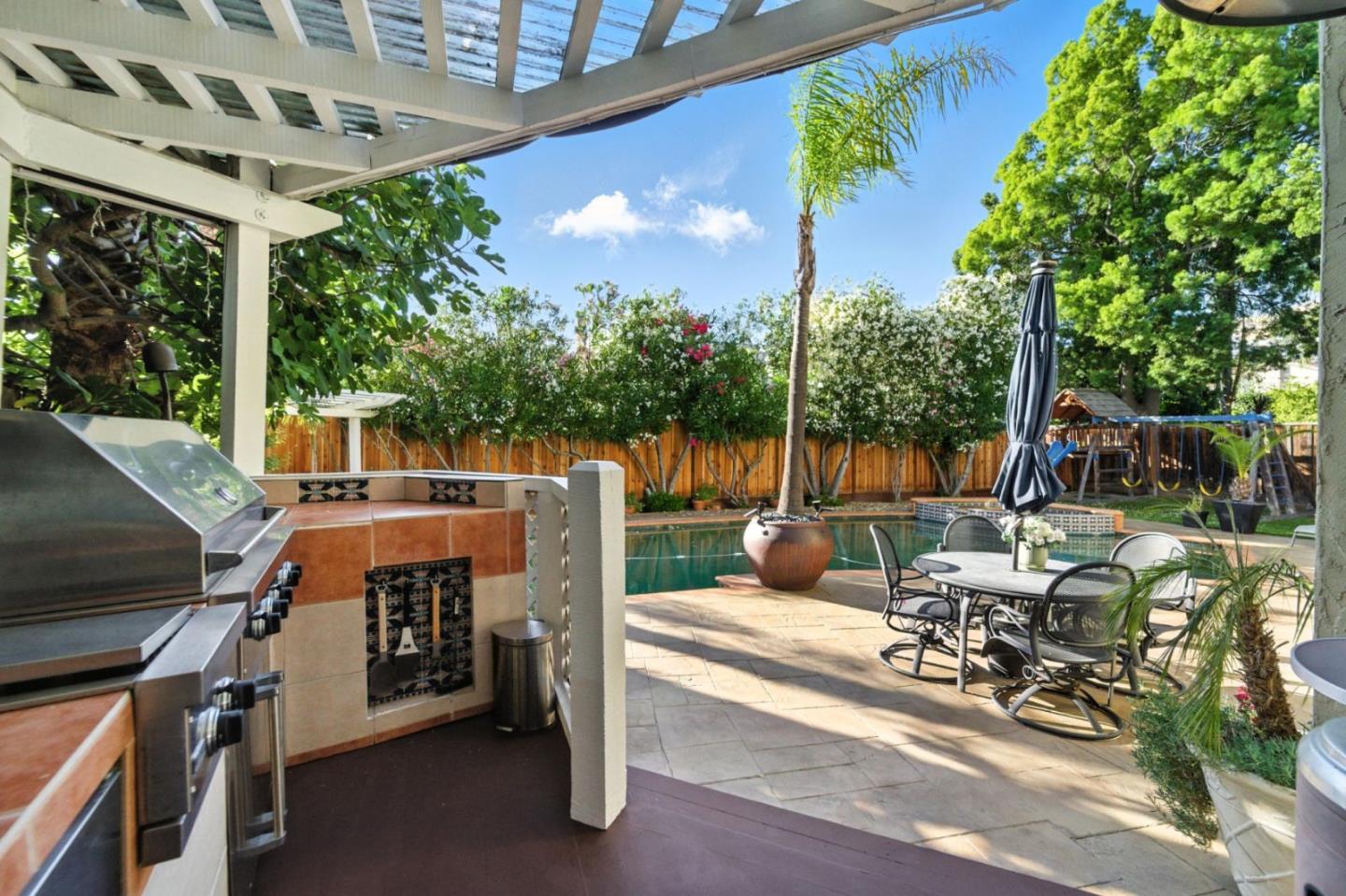 Detail Gallery Image 31 of 44 For 1625 Serpa Dr, Milpitas,  CA 95035 - 4 Beds | 2/1 Baths