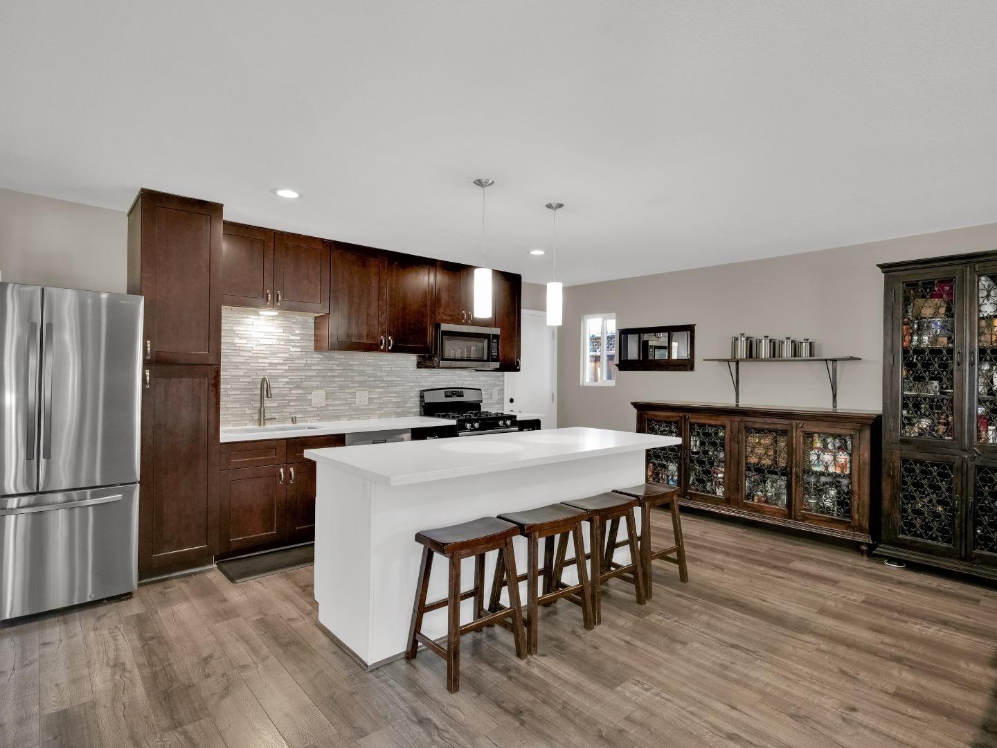 Detail Gallery Image 10 of 28 For 1567 Wilton Rd, Livermore,  CA 94551 - 4 Beds | 3 Baths