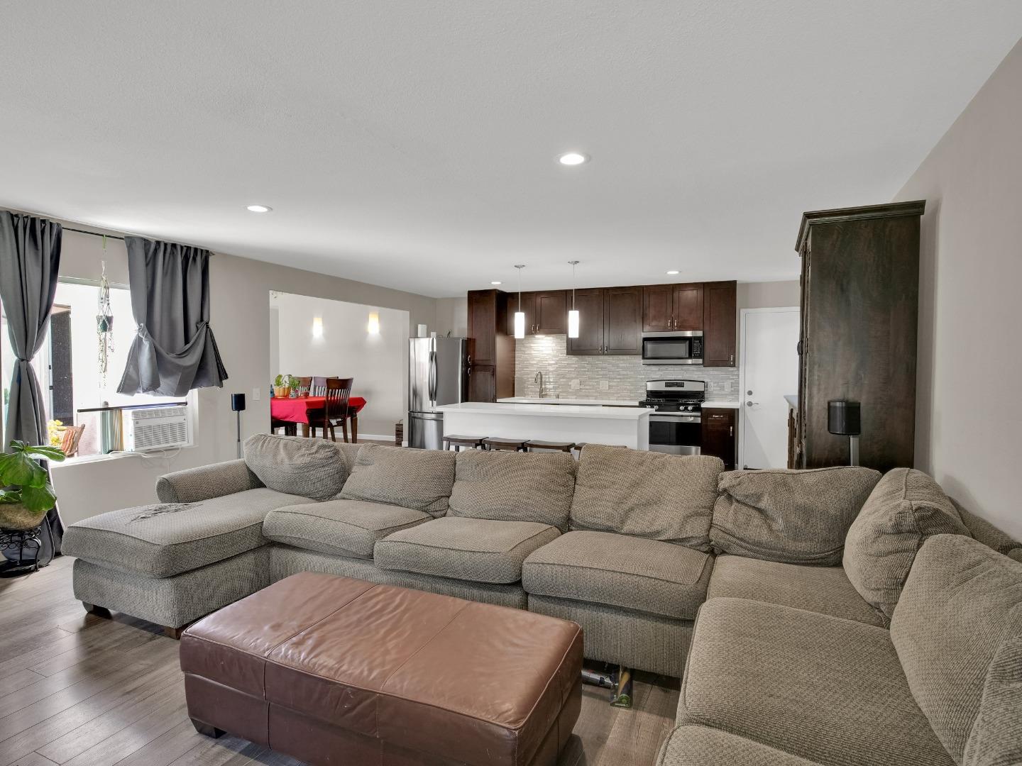 Detail Gallery Image 14 of 28 For 1567 Wilton Rd, Livermore,  CA 94551 - 4 Beds | 3 Baths
