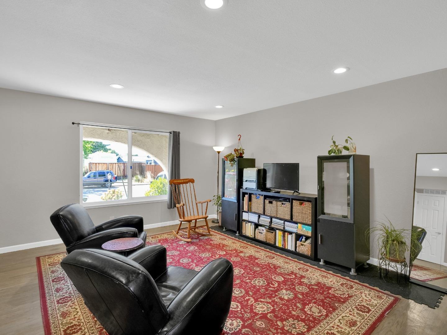 Detail Gallery Image 3 of 28 For 1567 Wilton Rd, Livermore,  CA 94551 - 4 Beds | 3 Baths