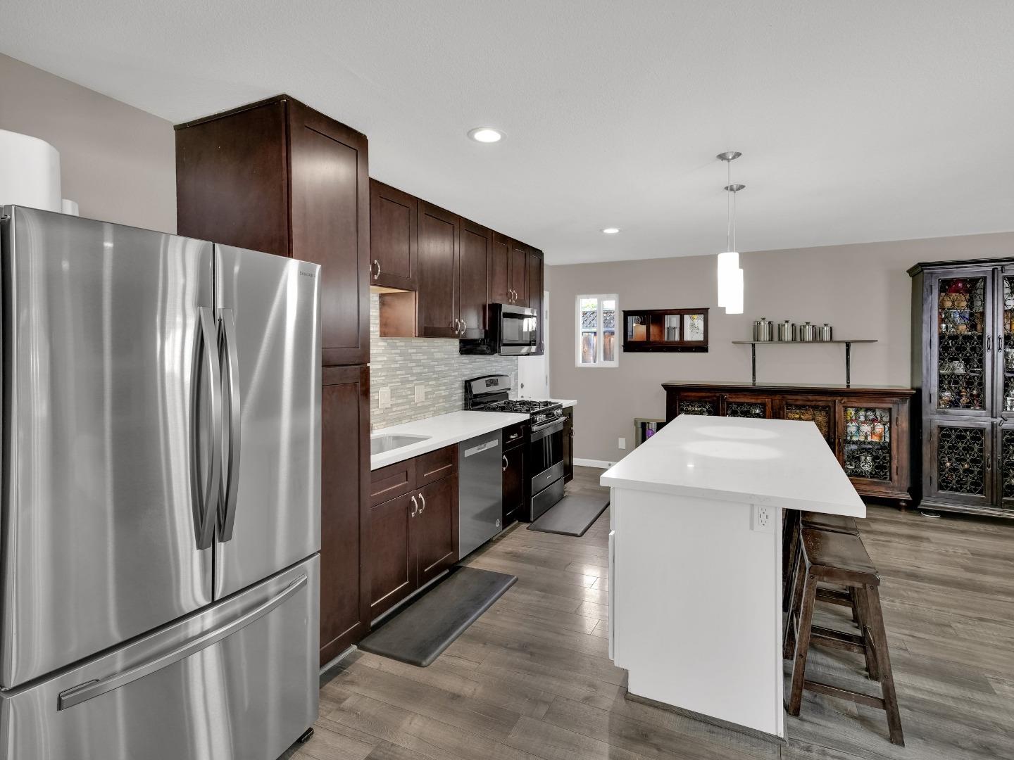Detail Gallery Image 9 of 28 For 1567 Wilton Rd, Livermore,  CA 94551 - 4 Beds | 3 Baths