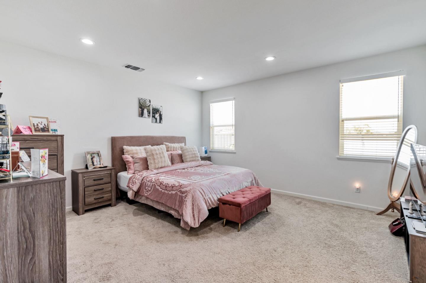 Detail Gallery Image 13 of 28 For 2880 Grayson Ct, Hollister,  CA 95023 - 4 Beds | 2 Baths