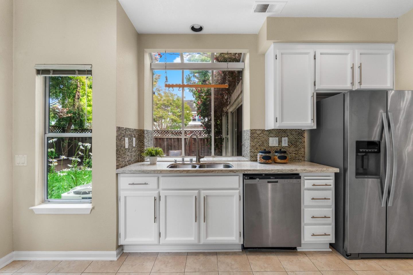 Detail Gallery Image 12 of 39 For 34458 Calgary Ter, Fremont,  CA 94555 - 2 Beds | 2/1 Baths