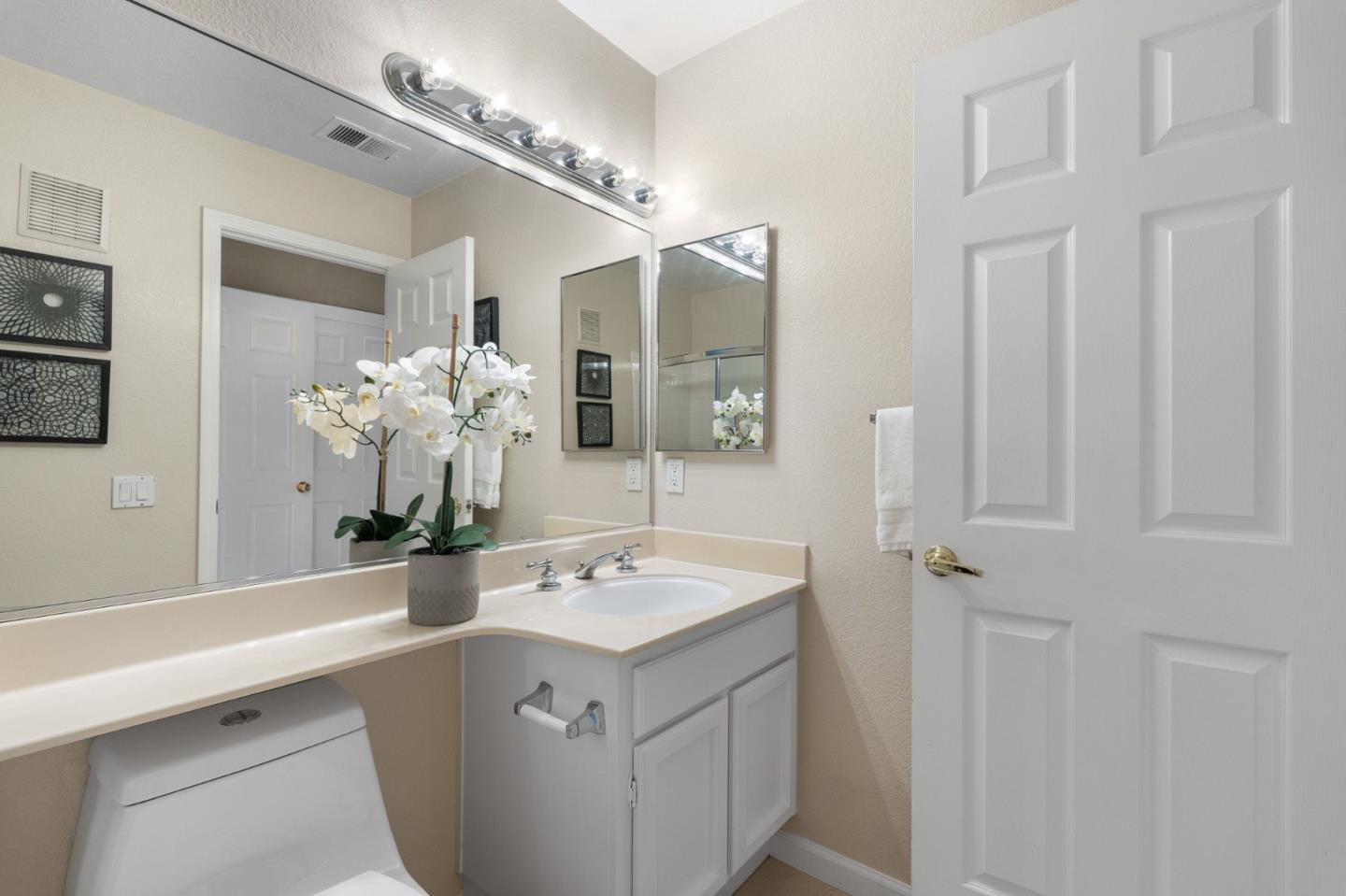 Detail Gallery Image 25 of 39 For 34458 Calgary Ter, Fremont,  CA 94555 - 2 Beds | 2/1 Baths