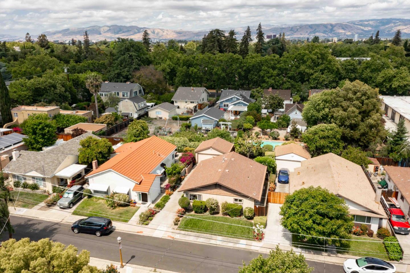 Detail Gallery Image 2 of 26 For 762 Emerson Ct, San Jose,  CA 95126 - 3 Beds | 1/1 Baths