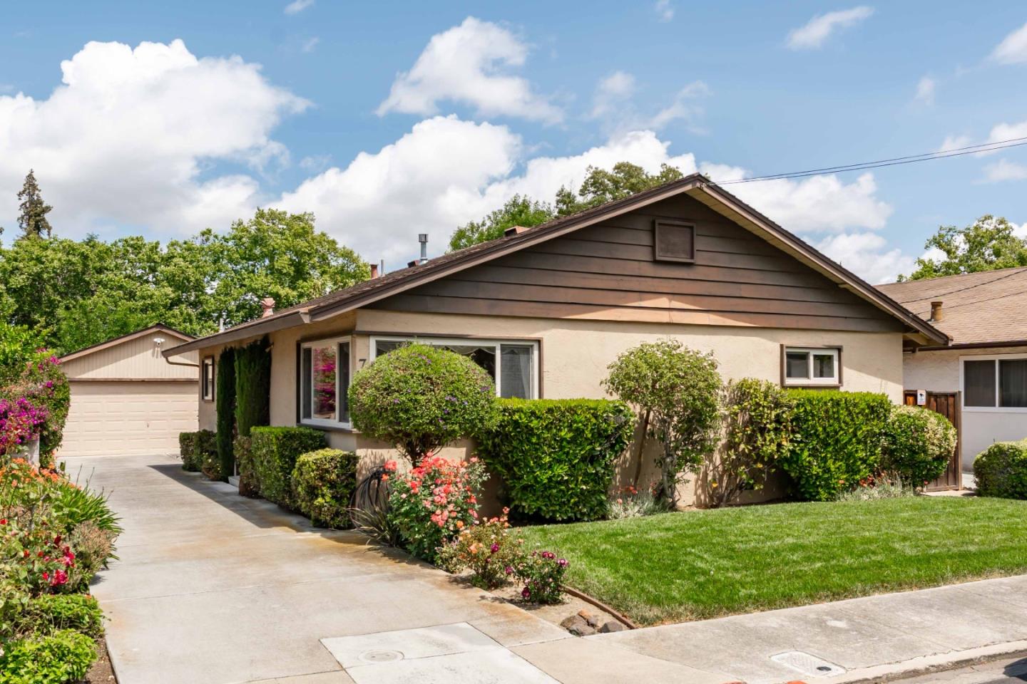 Detail Gallery Image 3 of 26 For 762 Emerson Ct, San Jose,  CA 95126 - 3 Beds | 1/1 Baths