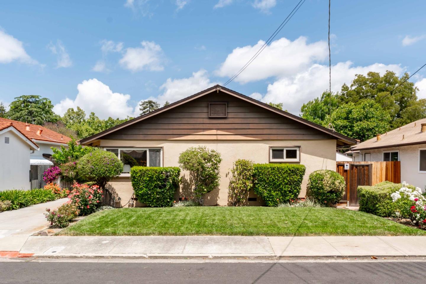 Detail Gallery Image 4 of 26 For 762 Emerson Ct, San Jose,  CA 95126 - 3 Beds | 1/1 Baths