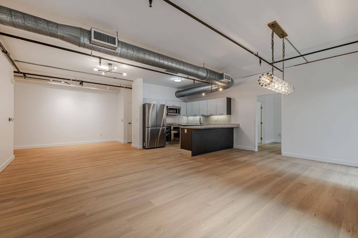 Detail Gallery Image 19 of 44 For 645 W 9th St #213,  Los Angeles,  CA 90015 - 2 Beds | 2 Baths