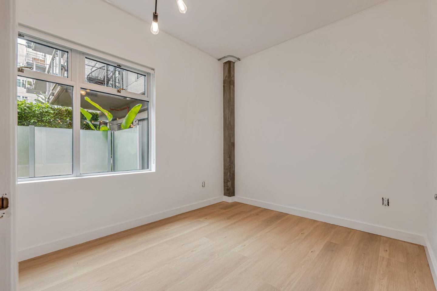 Detail Gallery Image 22 of 44 For 645 W 9th St #213,  Los Angeles,  CA 90015 - 2 Beds | 2 Baths